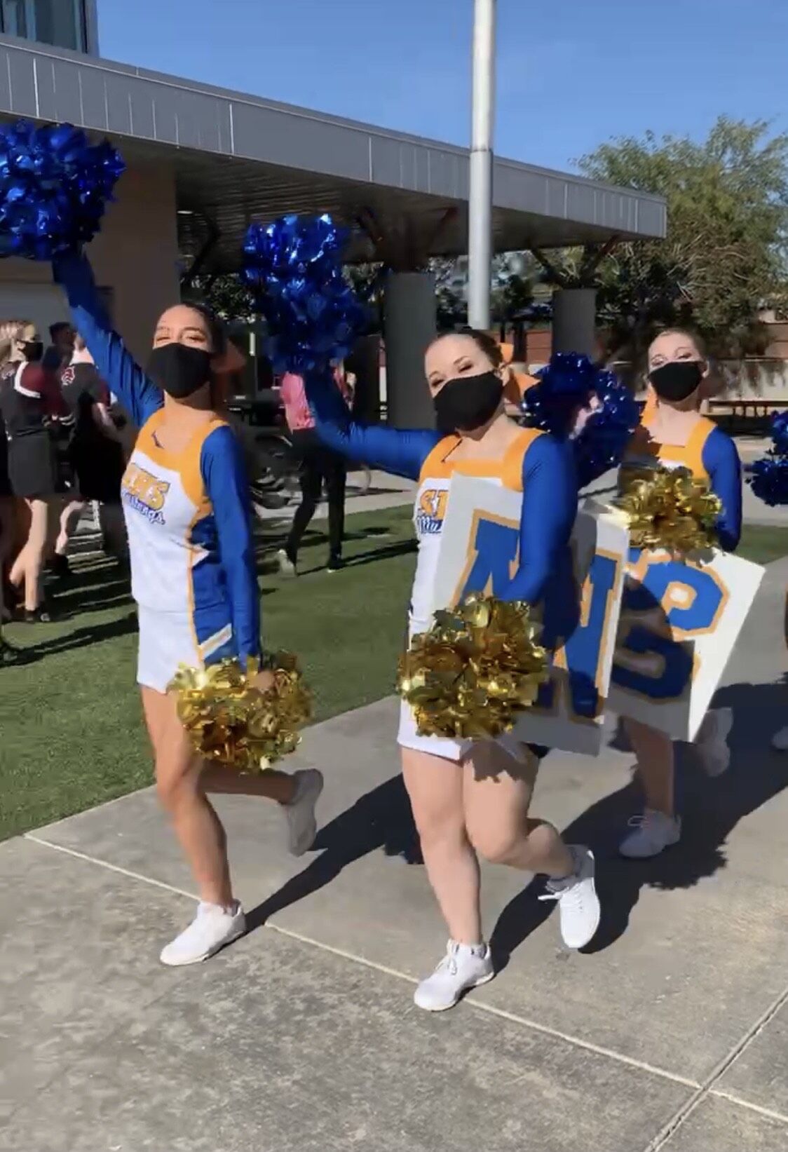 cheerleader2.JPG